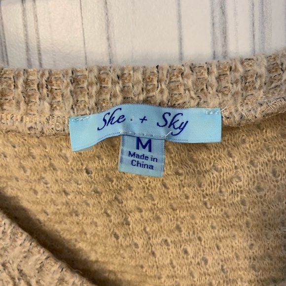 BOUTIQUE SWEATER - Picture 5 of 5